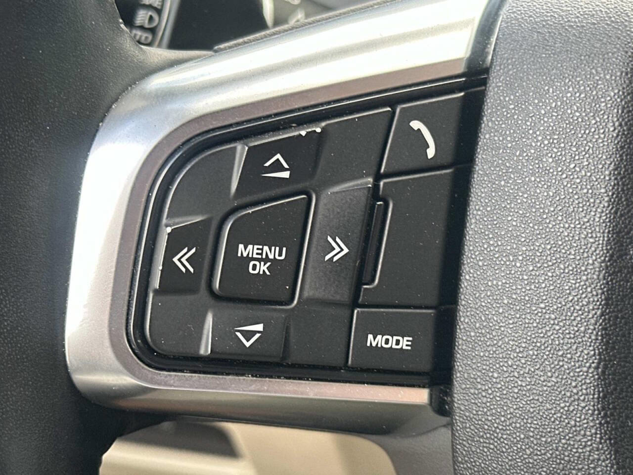 Used 2017 Land Rover Discovery Sport HSE AWD/4WD image 16