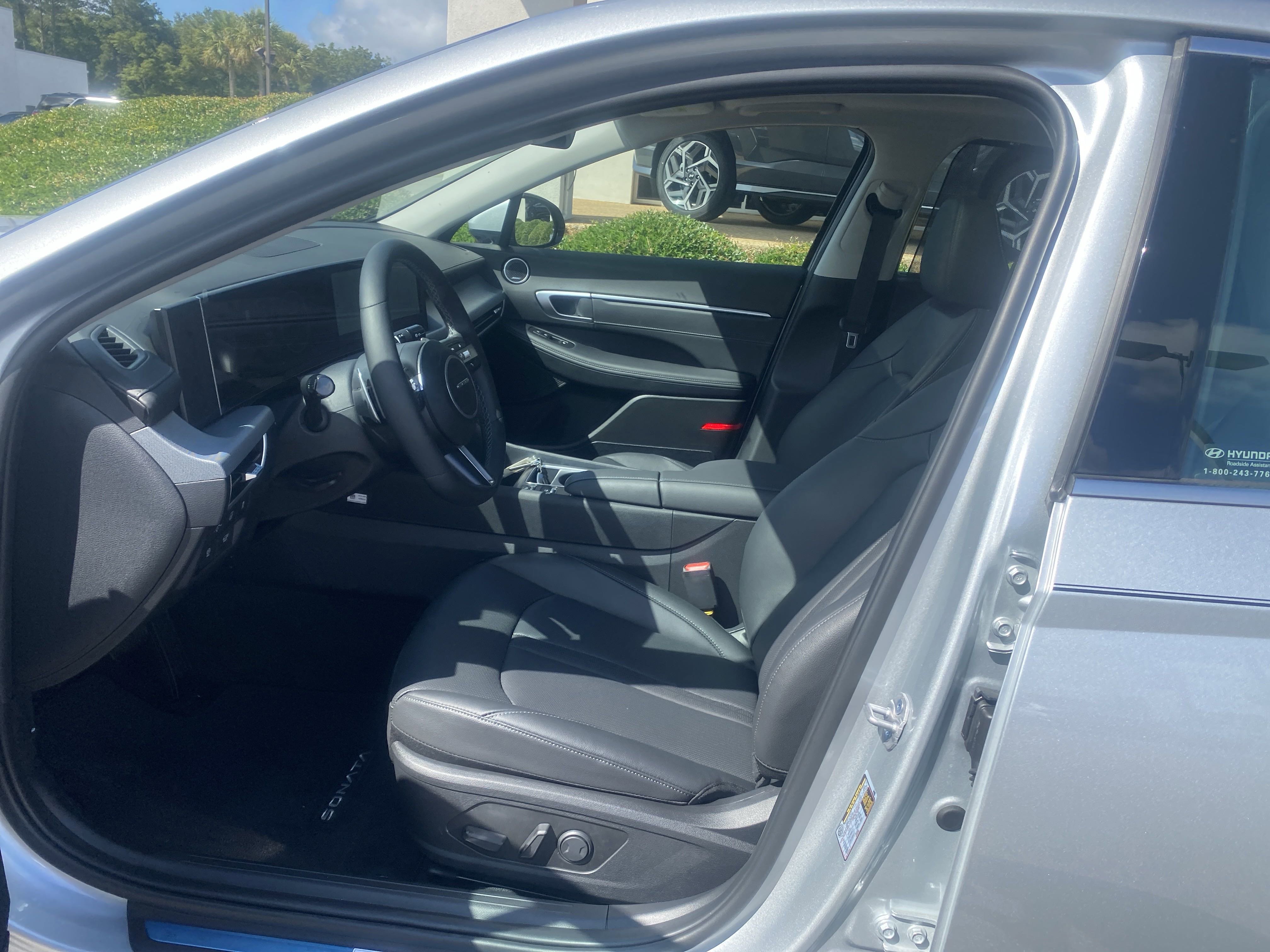 New 2025 Hyundai Sonata Limited image 11