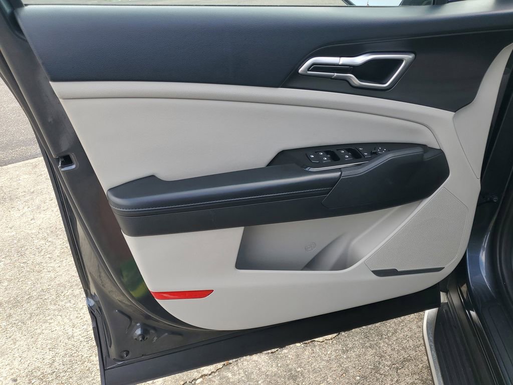 Used 2023 Kia Sportage EX FWD image 8