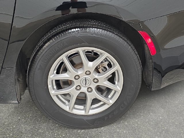 Used 2024 Chrysler Pacifica Touring-L FWD image 32