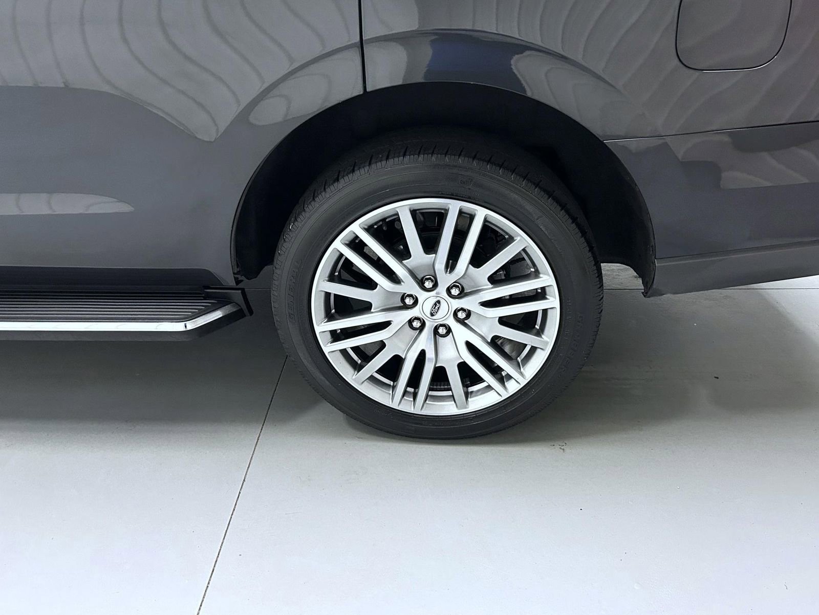 Used 2022 Ford Expedition Limited image 23