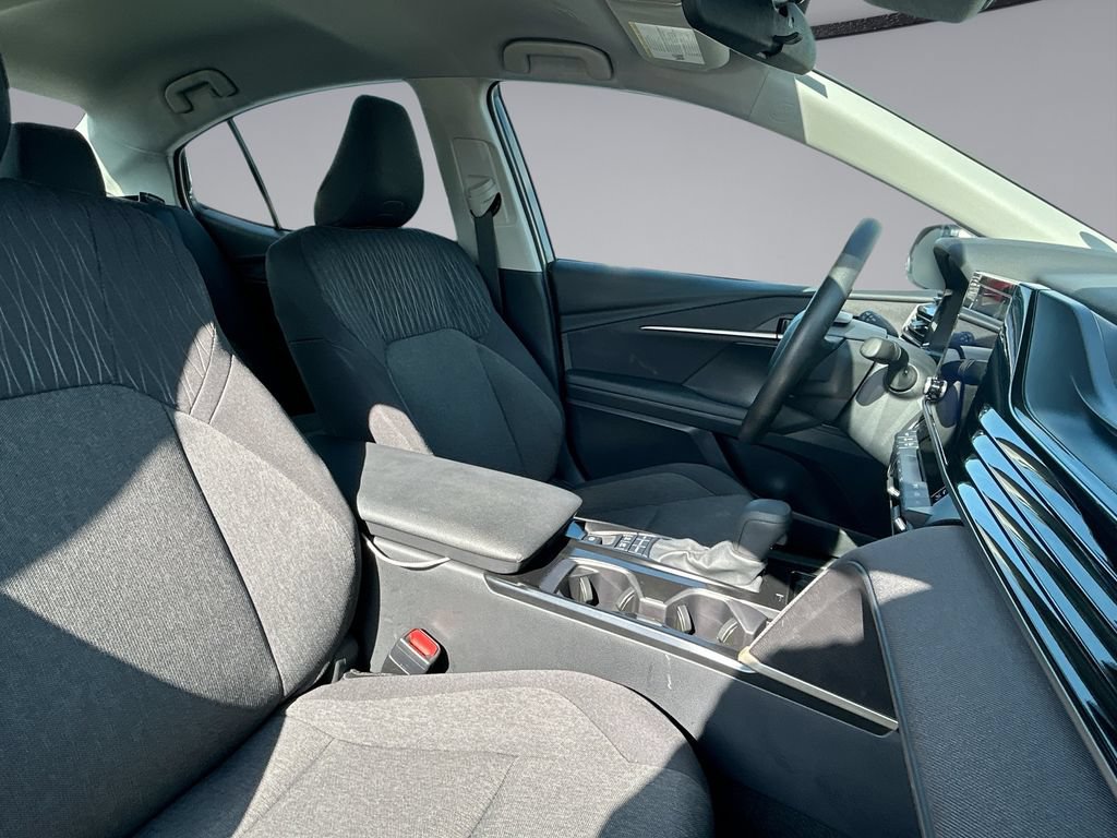 Used 2025 Toyota Camry LE FWD image 16