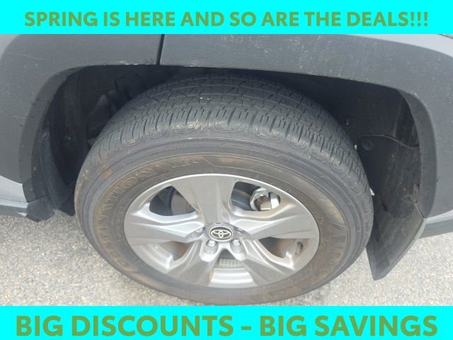 Used 2024 Toyota RAV4 XLE w/ Convenience Package image 9