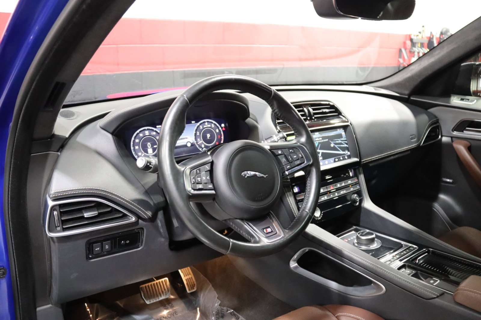 Used 2019 Jaguar F-PACE S image 36