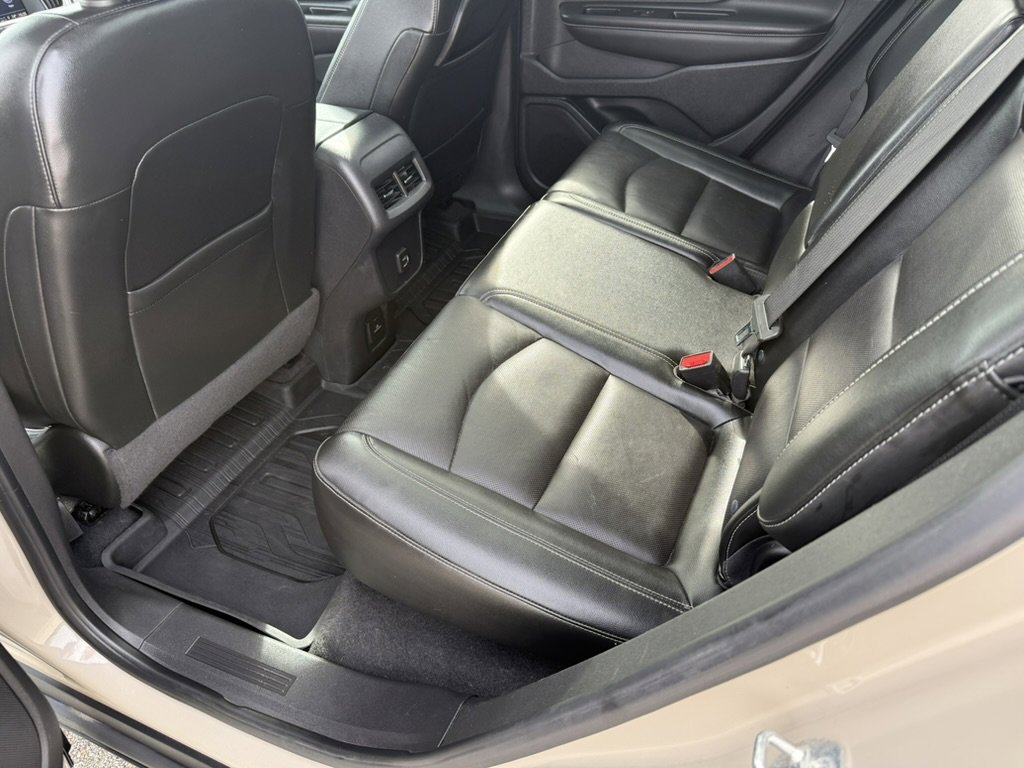 Used 2023 GMC Terrain SLT w/ Tech Package AWD/4WD image 15