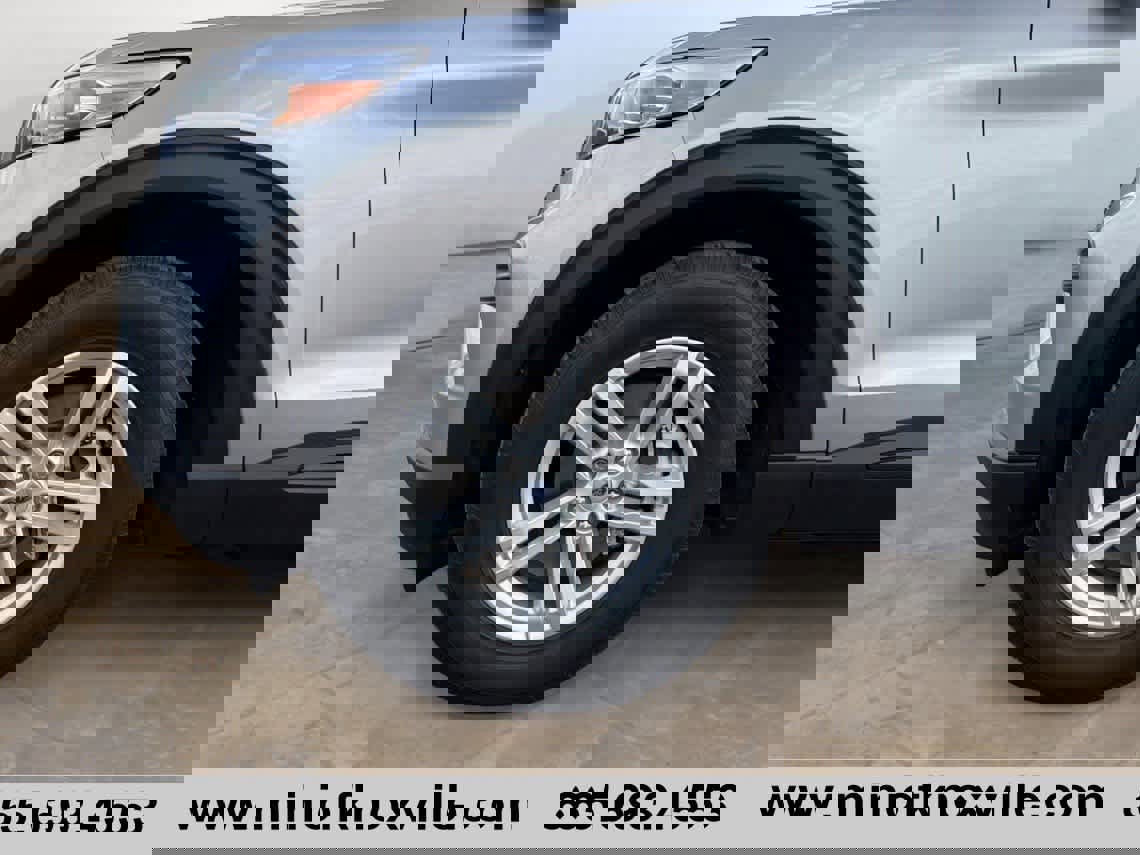 Used 2023 Ford Explorer 2WD image 9