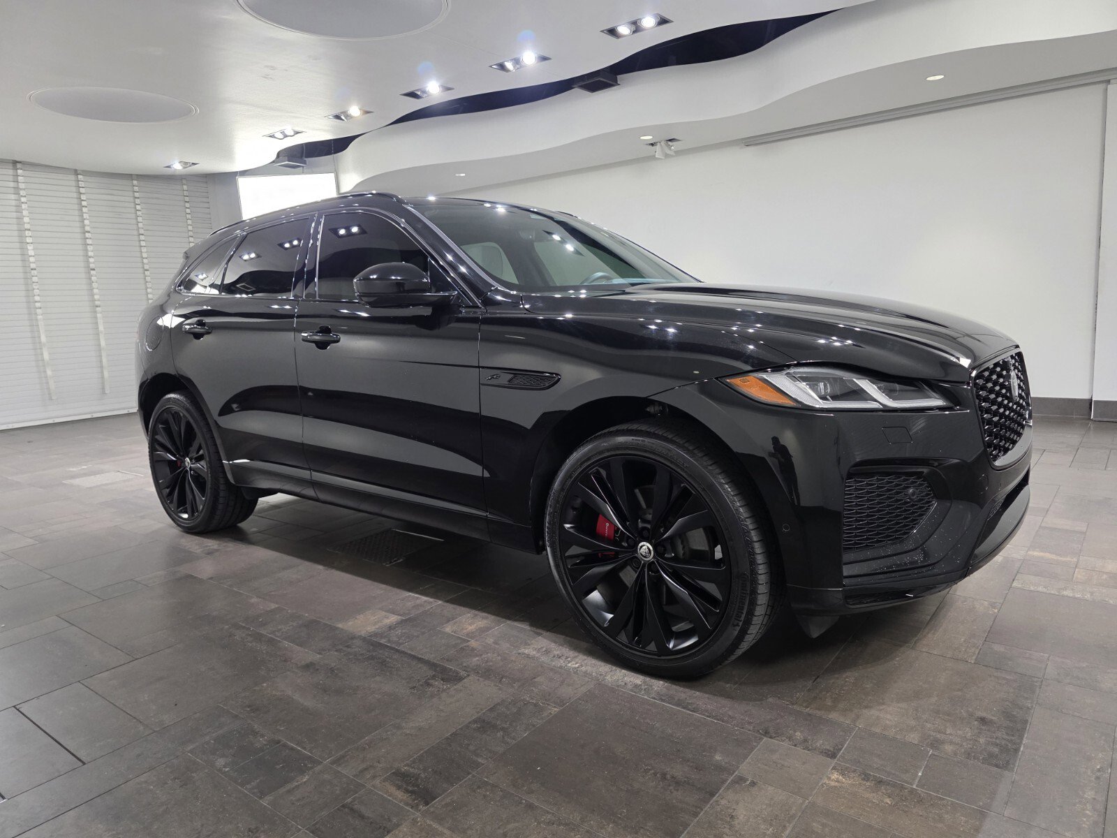 Used 2025 Jaguar F-PACE R-Dynamic S AWD/4WD image 25