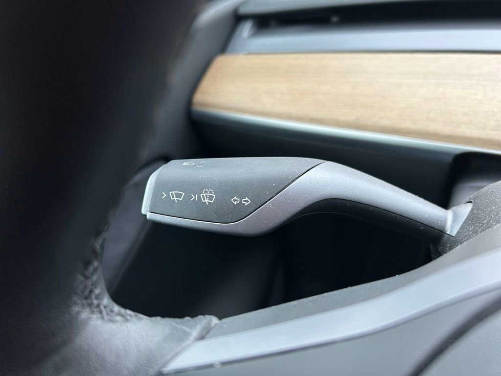 Used 2022 Tesla Model Y Long Range AWD/4WD image 19