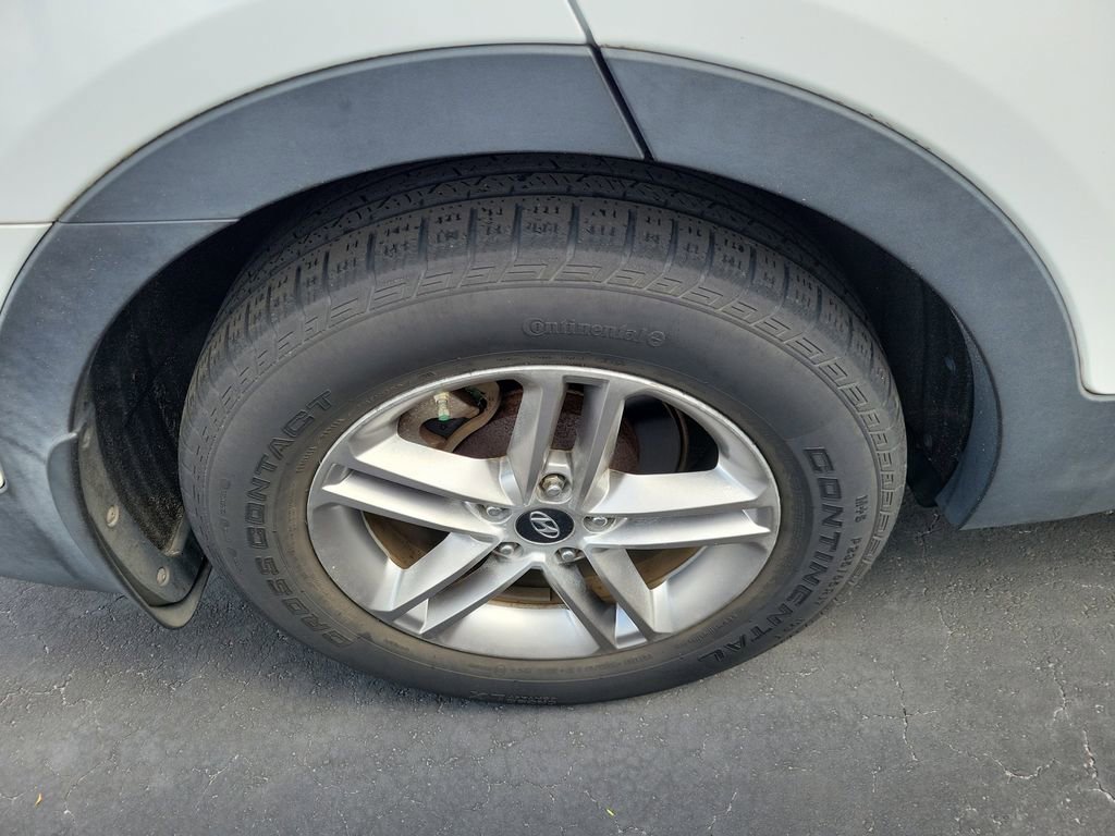 Used 2017 Hyundai Santa Fe Sport w/ 2.4L Tech Package 04 image 12