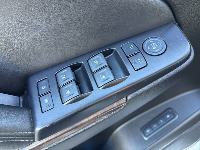 Used 2019 Chevrolet Suburban LT image 8