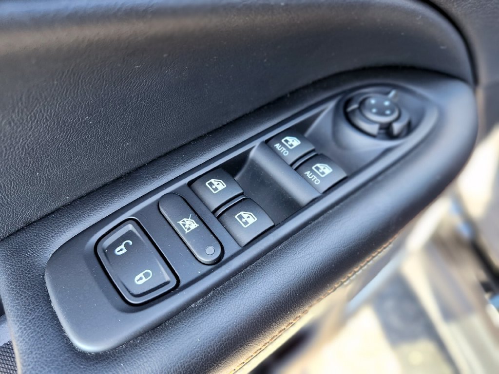 Used 2021 Jeep Compass Latitude w/ Convenience Group AWD/4WD image 17
