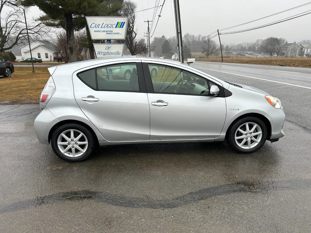 Used 2012 Toyota Prius C Three image 8