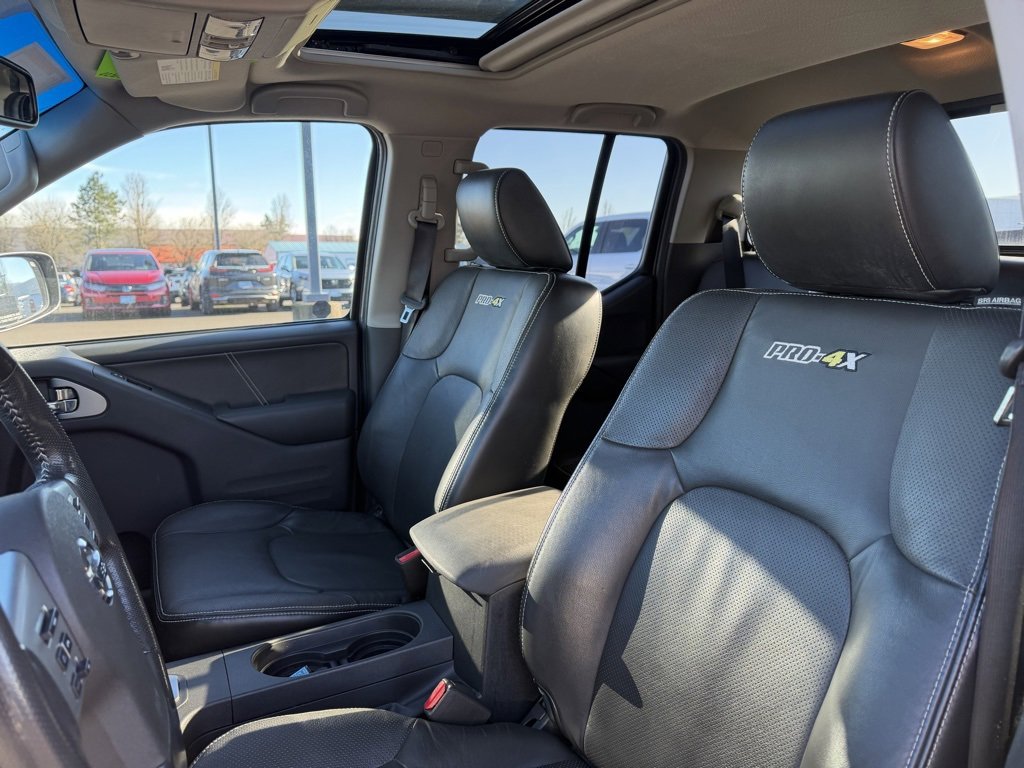 Used 2021 Nissan Frontier PRO-4X w/ Pro-4x Utility Package image 16