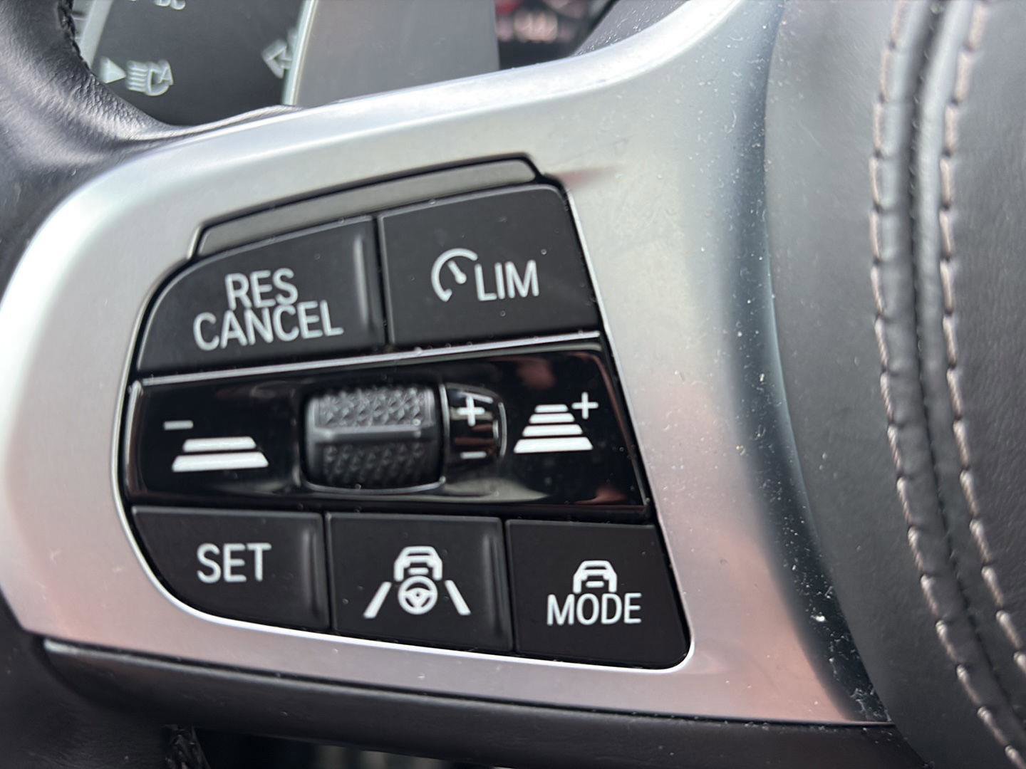 Used 2021 BMW X5 M50i w/ Executive Package image 29