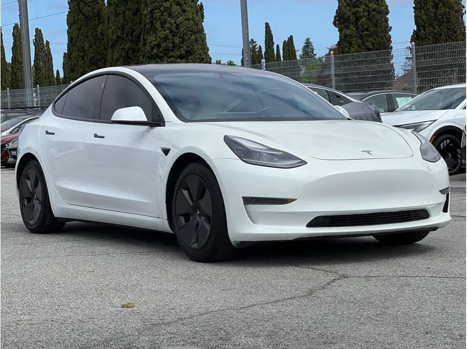 Used 2021 Tesla Model 3 Standard Range Plus RWD image 3