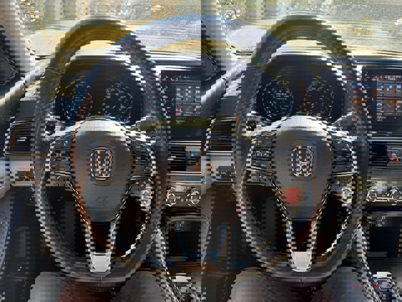 Used 2018 Honda Accord Touring image 12