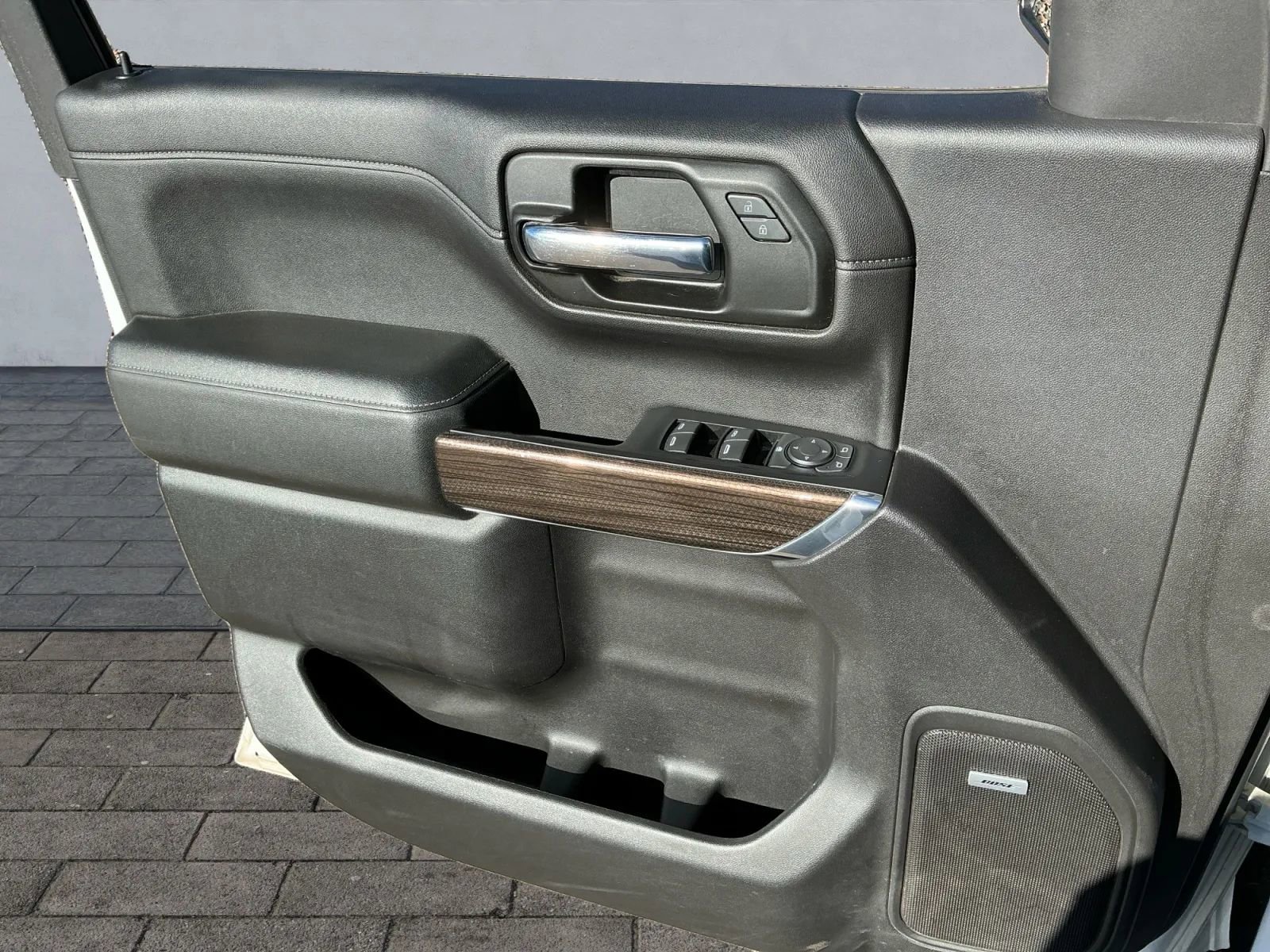 Used 2020 Chevrolet Silverado 1500 LT Trail Boss image 10