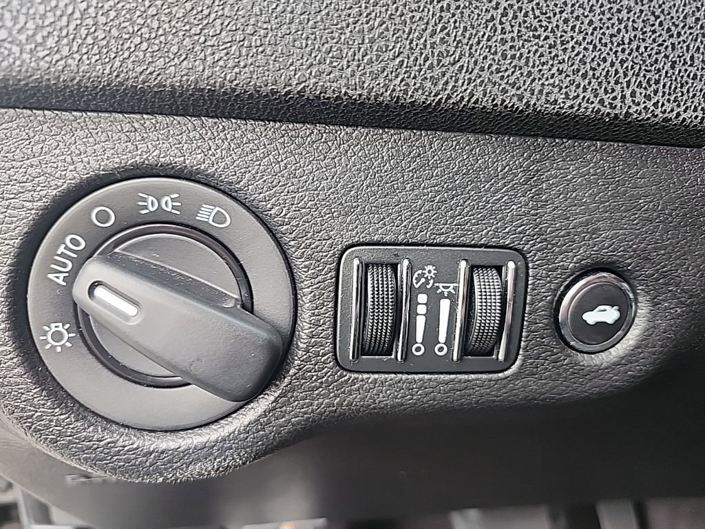 Used 2020 Dodge Charger Police w/ Street Appearance Group image 22