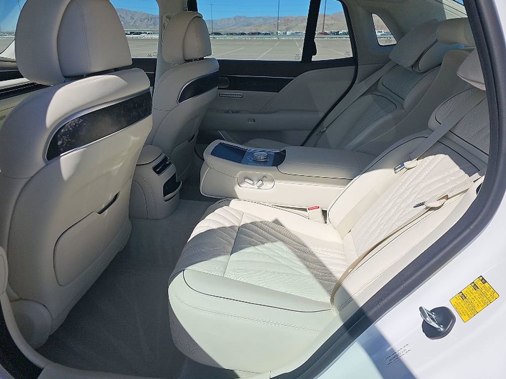 Used 2025 Genesis G90 3.5T image 4