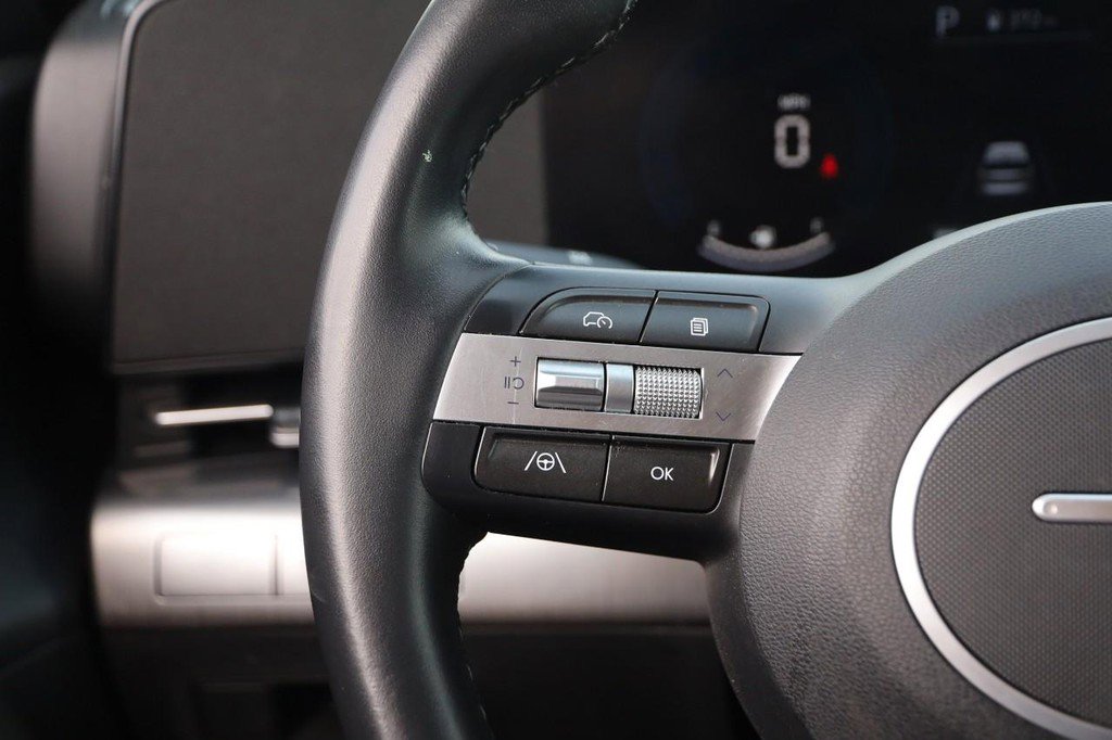 Used 2025 Hyundai Kona SEL image 11