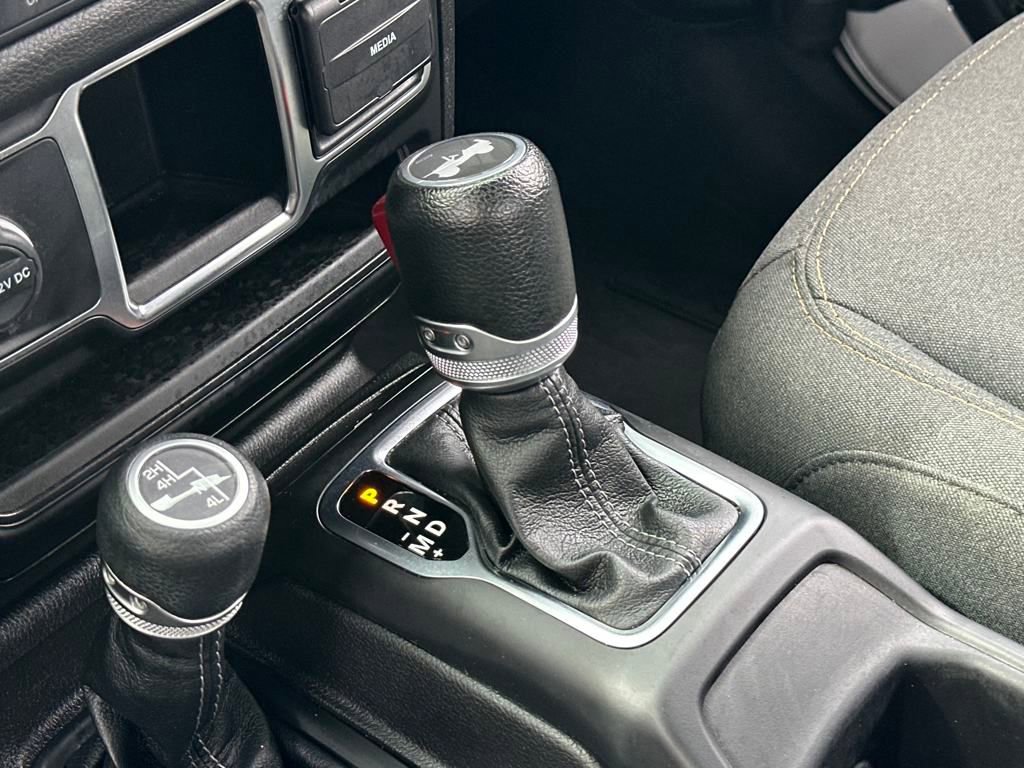 Used 2024 Jeep Wrangler Sport image 19