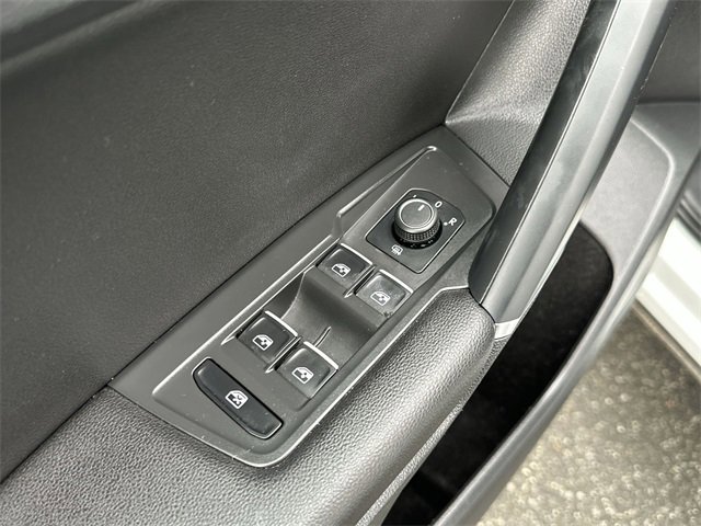 Used 2020 Volkswagen Tiguan SE R-Line image 15