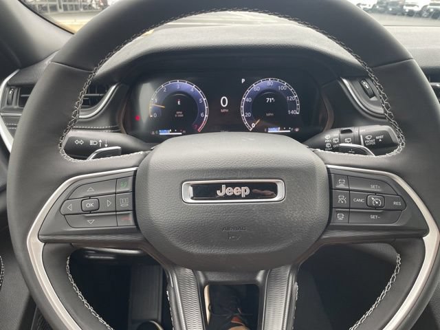 Used 2025 Jeep Grand Cherokee Altitude RWD image 10