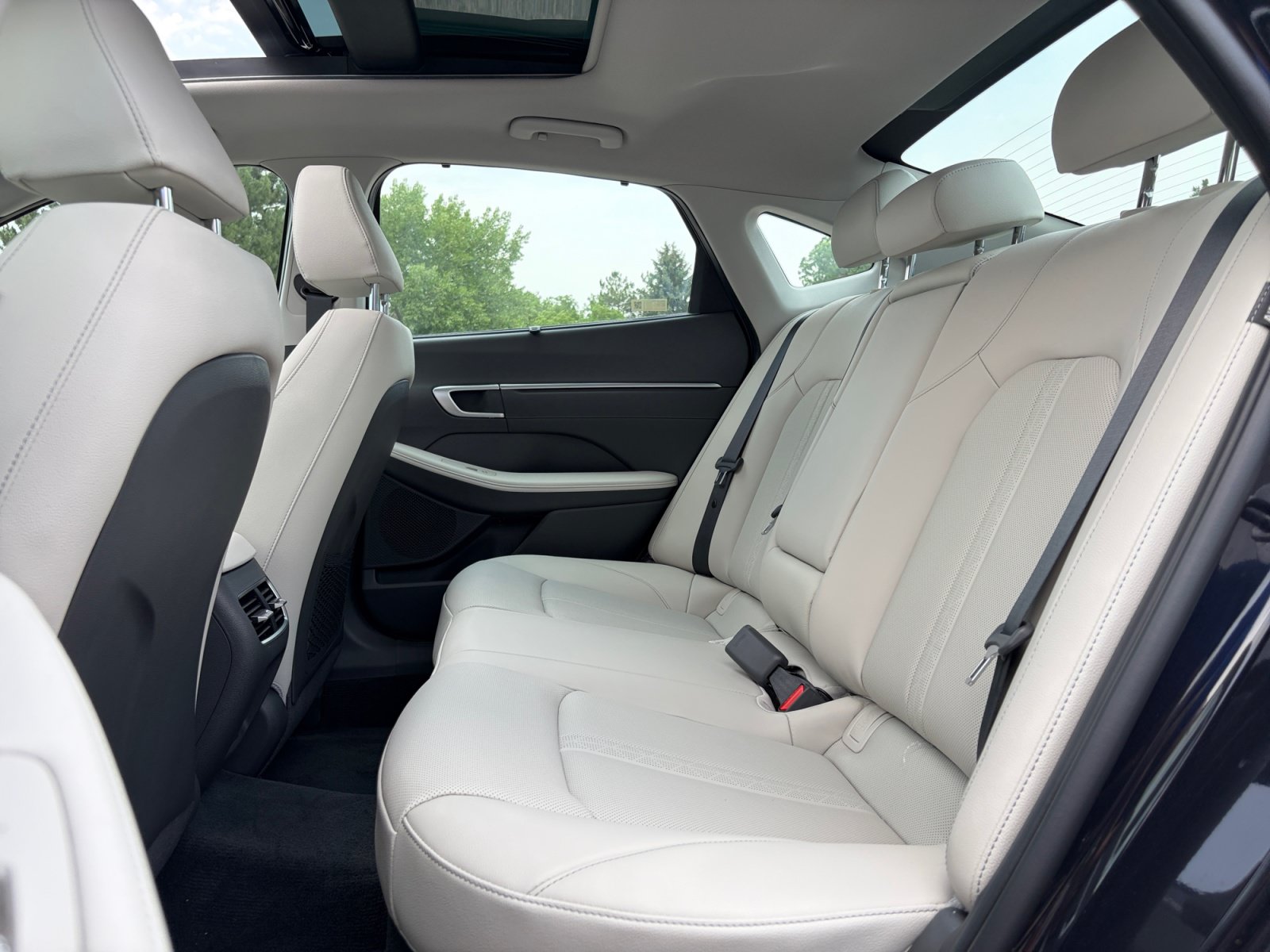 Used 2025 Hyundai Sonata Limited FWD image 29
