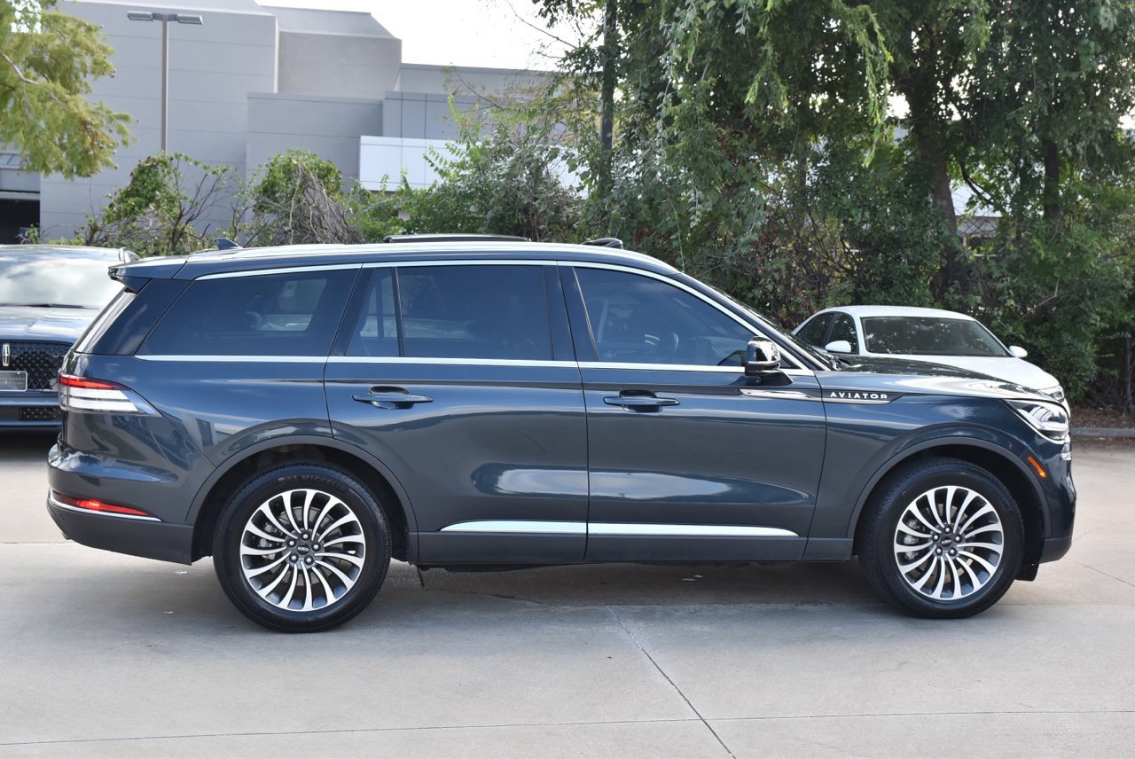 Certified 2024 Lincoln Aviator Reserve AWD/4WD image 6