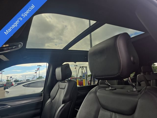 Used 2022 Jeep Wagoneer Series II AWD/4WD image 17