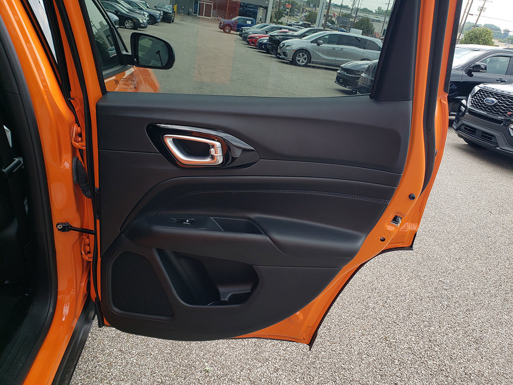 Used 2026 Jeep Compass Limited AWD/4WD image 18