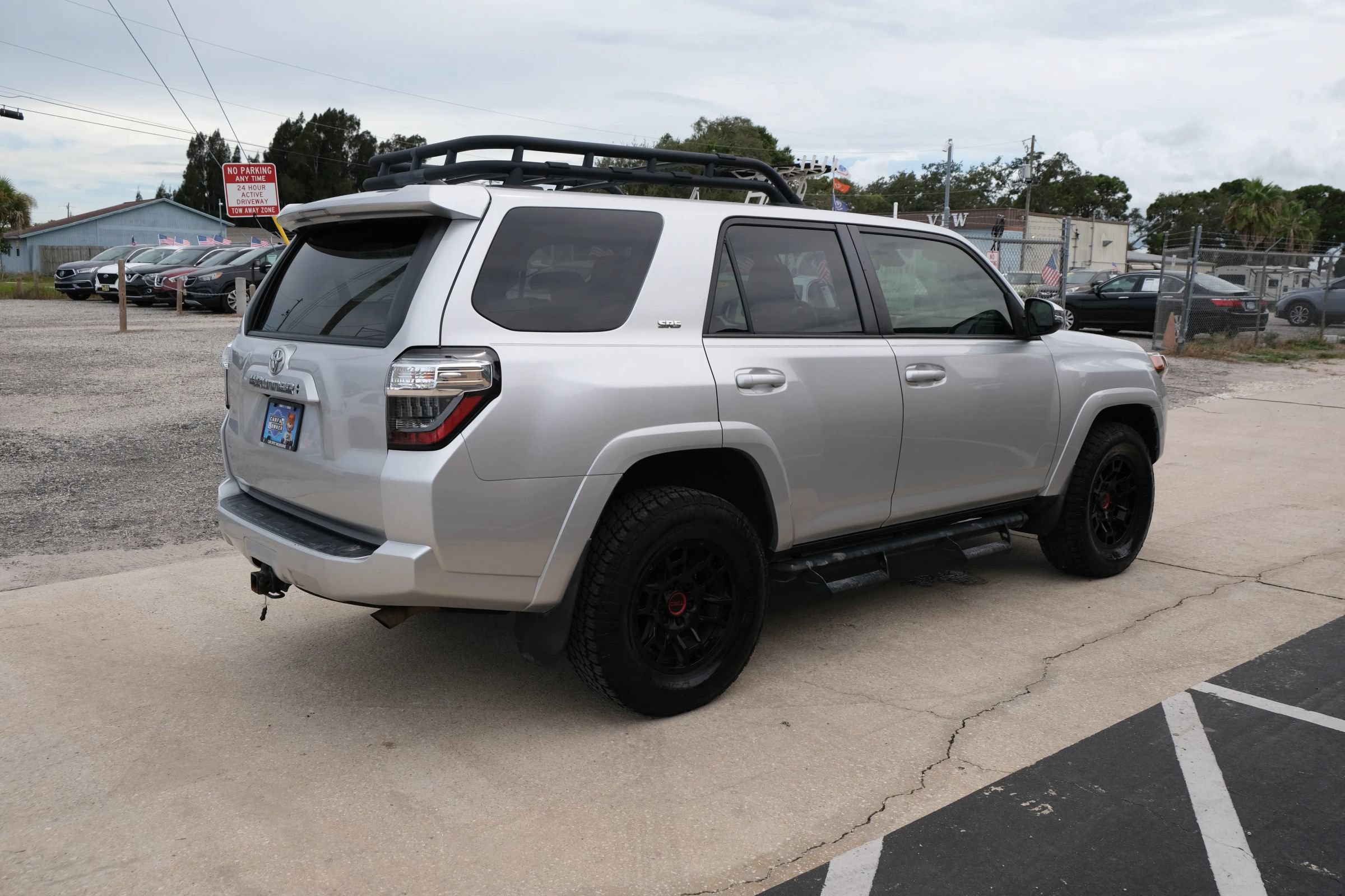 Used 2022 Toyota 4Runner SR5 Premium w/ Moonroof Package AWD/4WD image 5