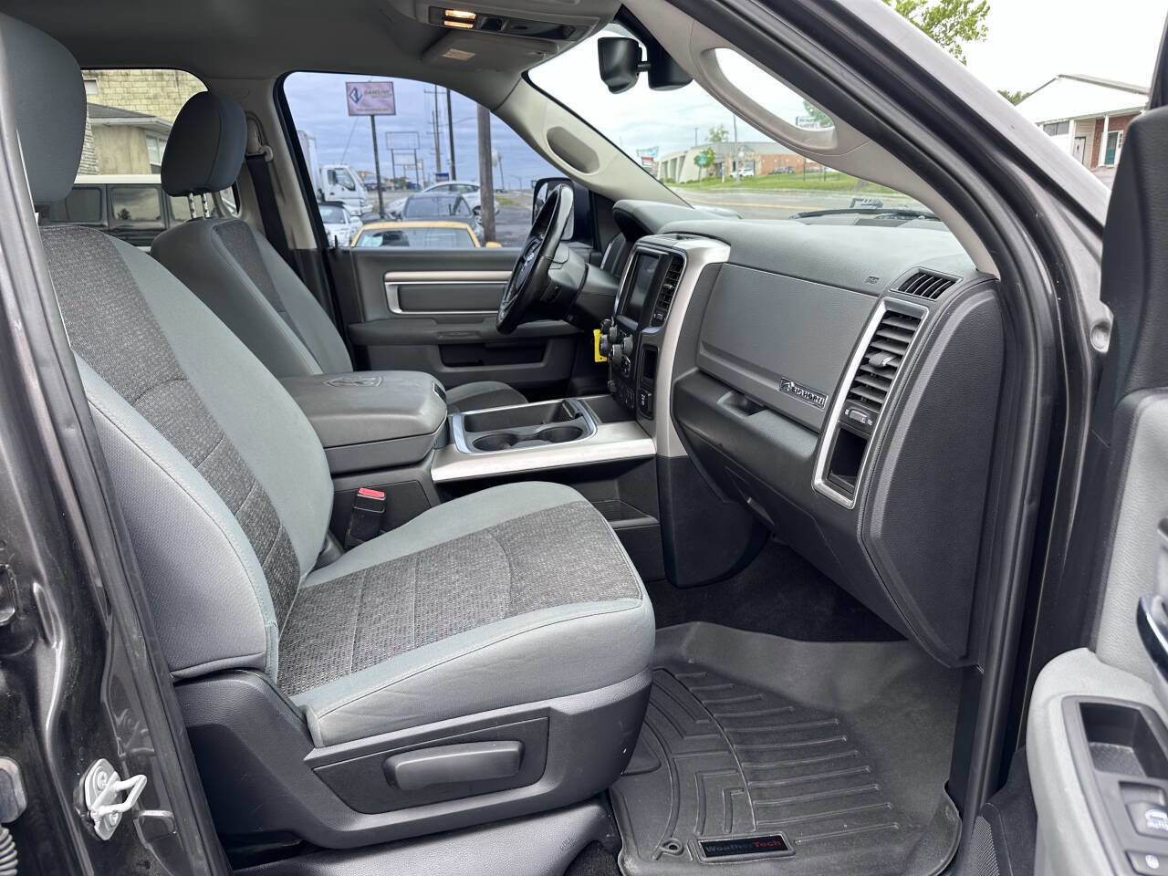 Used 2017 RAM 1500 Big Horn AWD/4WD image 9