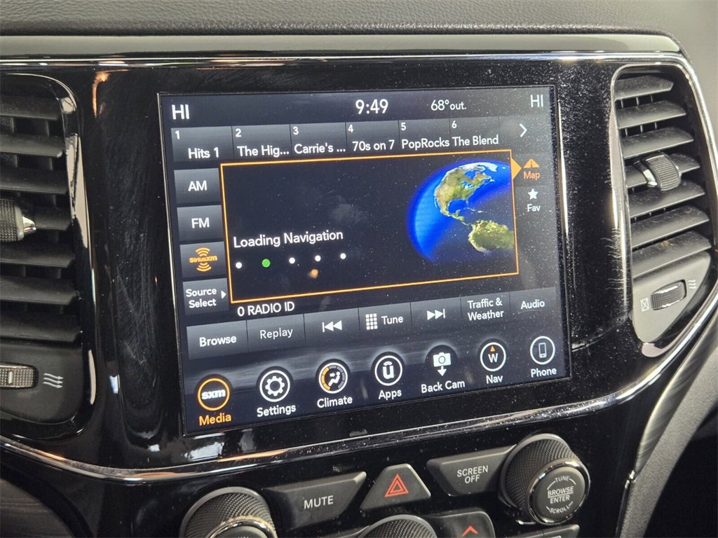 Used 2020 Jeep Grand Cherokee Altitude image 21