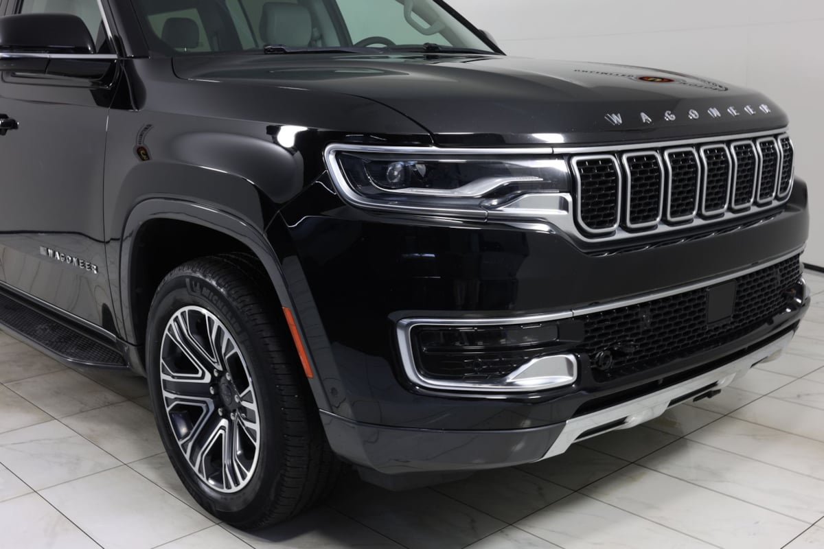 Used 2022 Jeep Wagoneer Series III AWD/4WD image 38