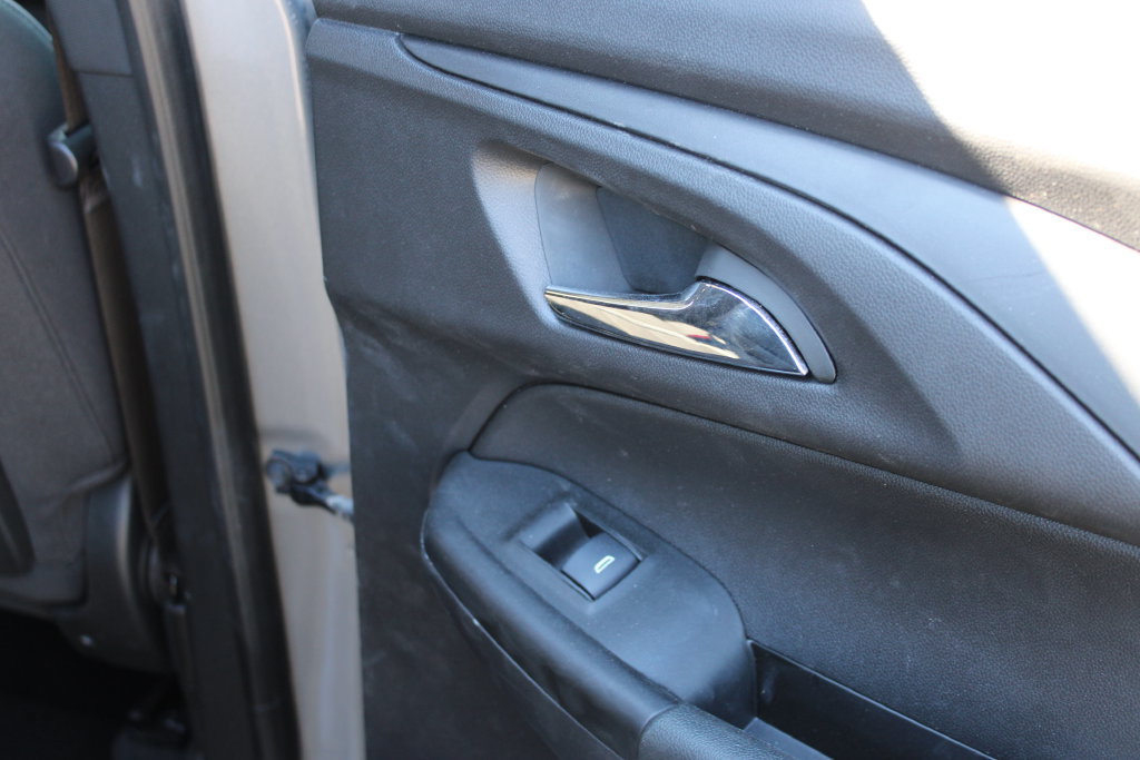 Used 2025 Chevrolet TrailBlazer LT AWD/4WD image 26