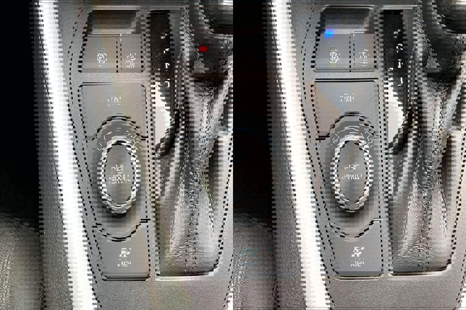 Used 2021 Toyota RAV4 XLE w/ Convenience Package AWD/4WD image 35