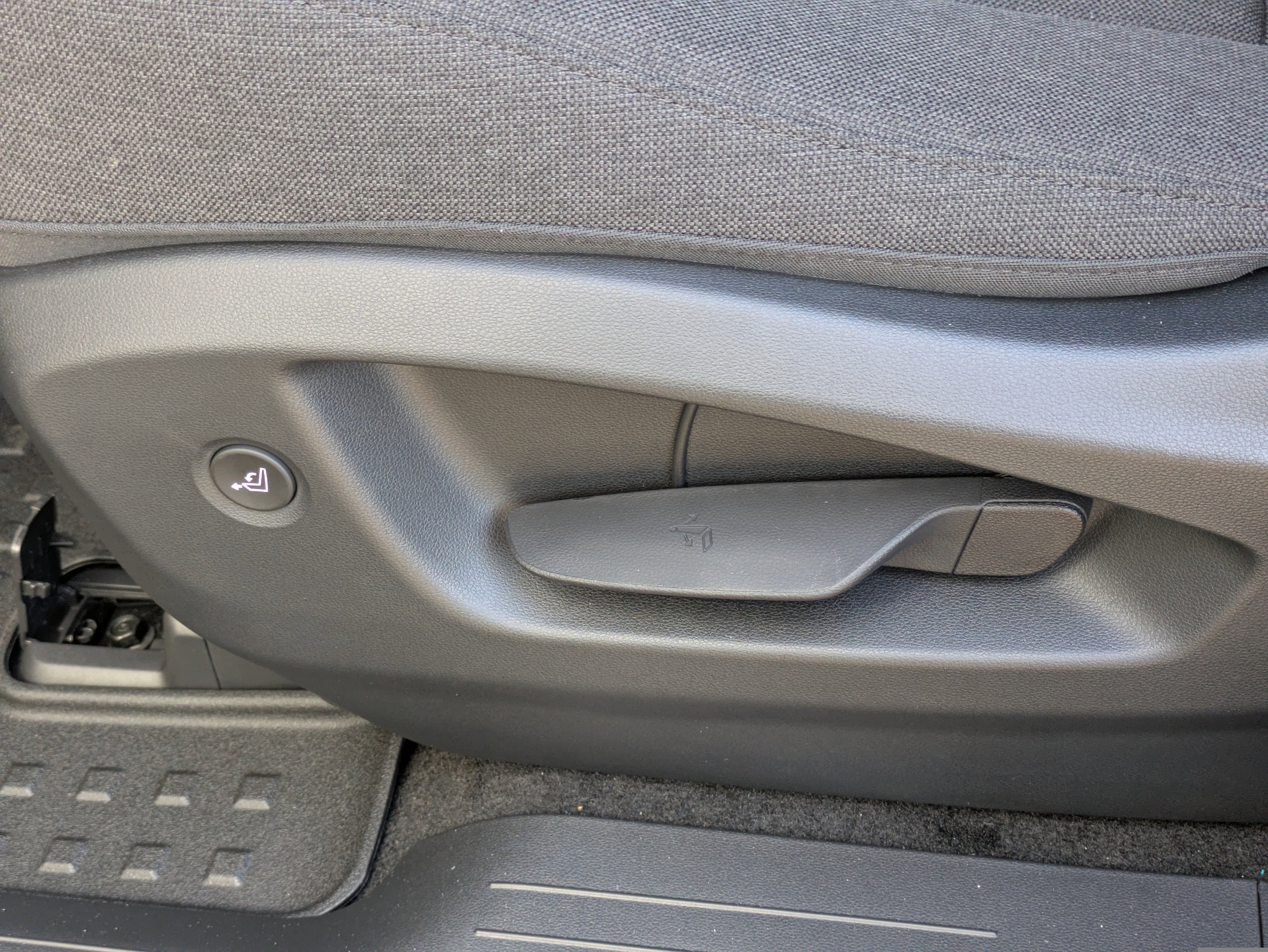 New 2026 Hyundai Ioniq 9 SE image 14