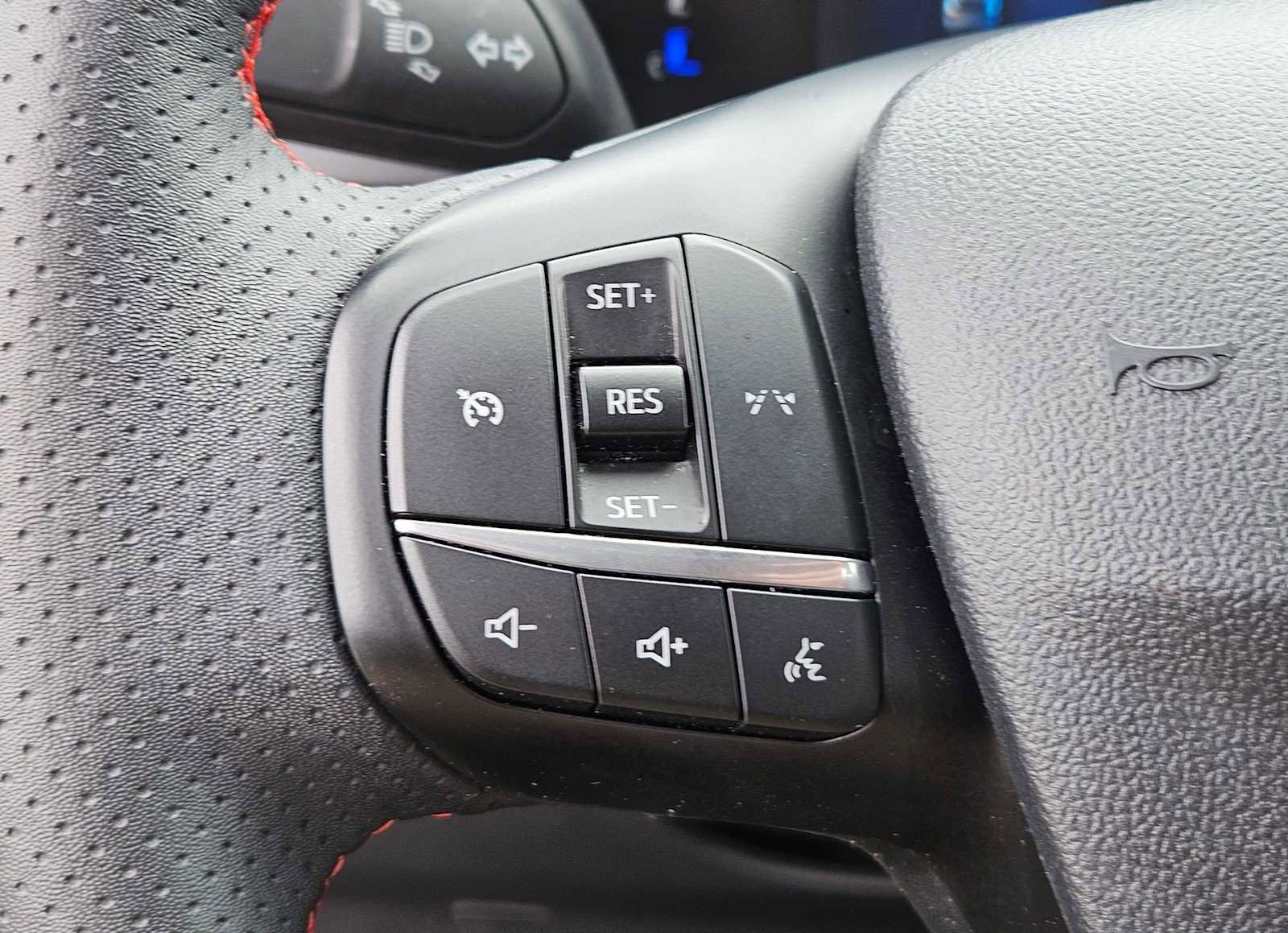 Used 2025 Ford Escape ST-Line Select AWD/4WD image 22