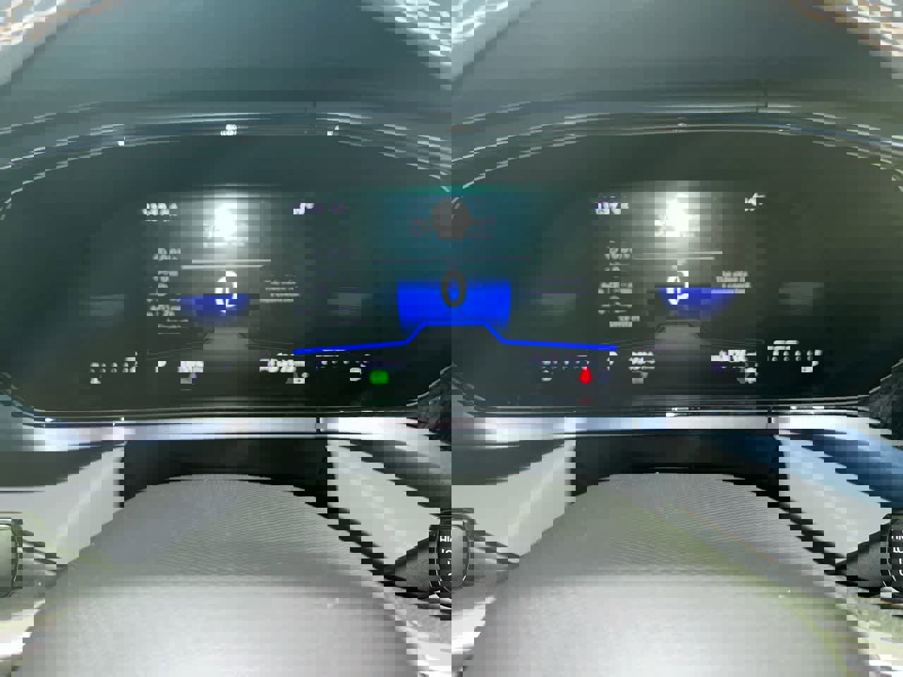 Used 2022 Volkswagen Taos SE w/ Panoramic Sunroof Package image 17