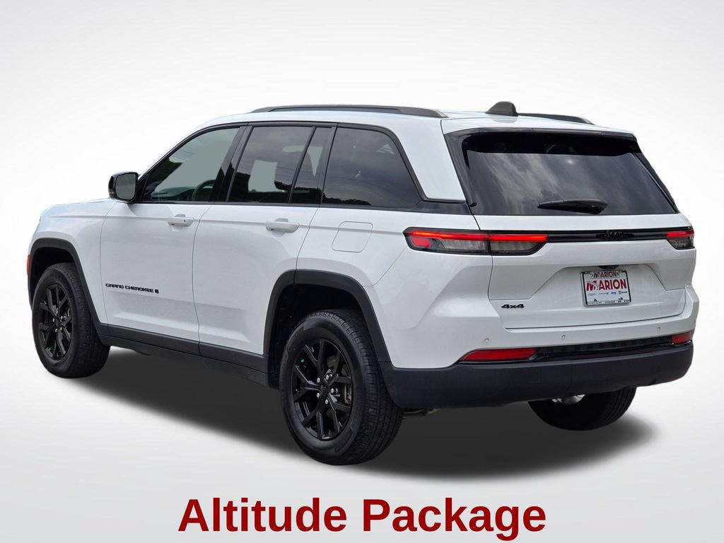 Used 2024 Jeep Grand Cherokee Altitude AWD/4WD image 16