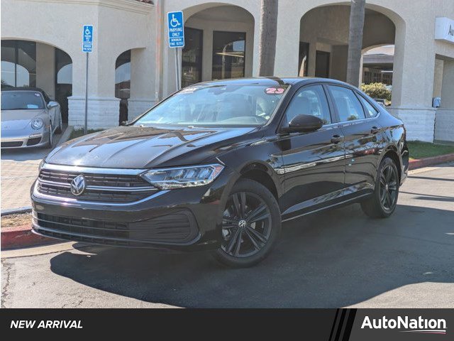 Certified 2023 Volkswagen Jetta SE w/ Panoramic Sunroof Package FWD image 1