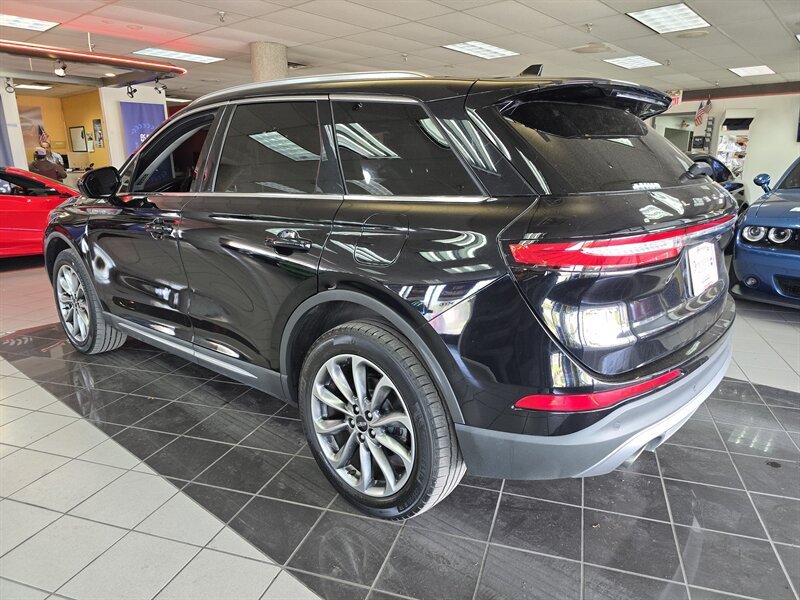 Used 2021 Lincoln Corsair AWD w/ Premium Package image 6