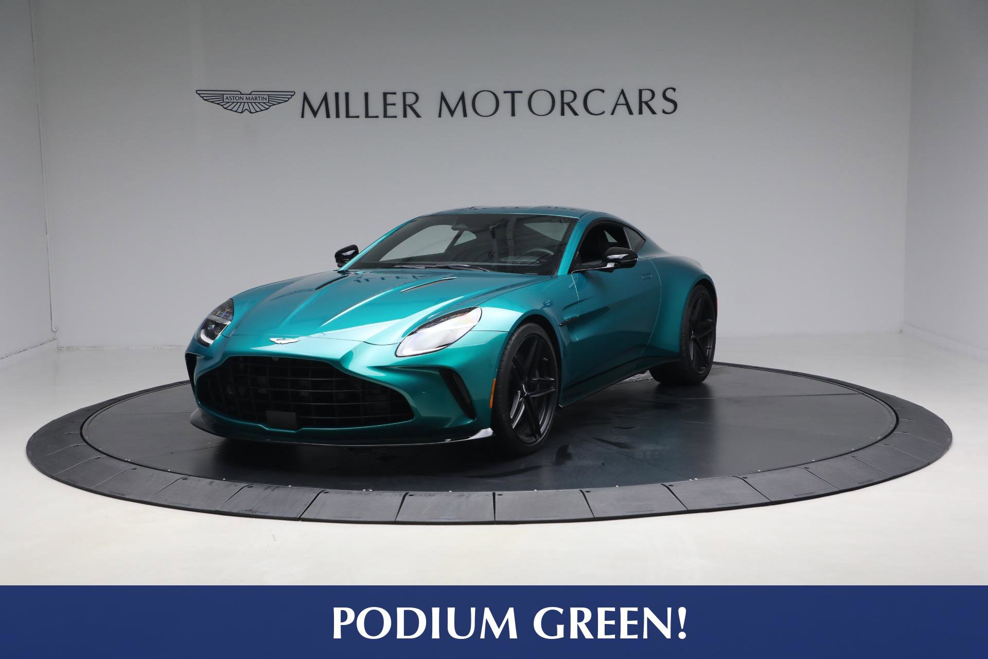 Used 2025 Aston Martin V8 Vantage Coupe image 1