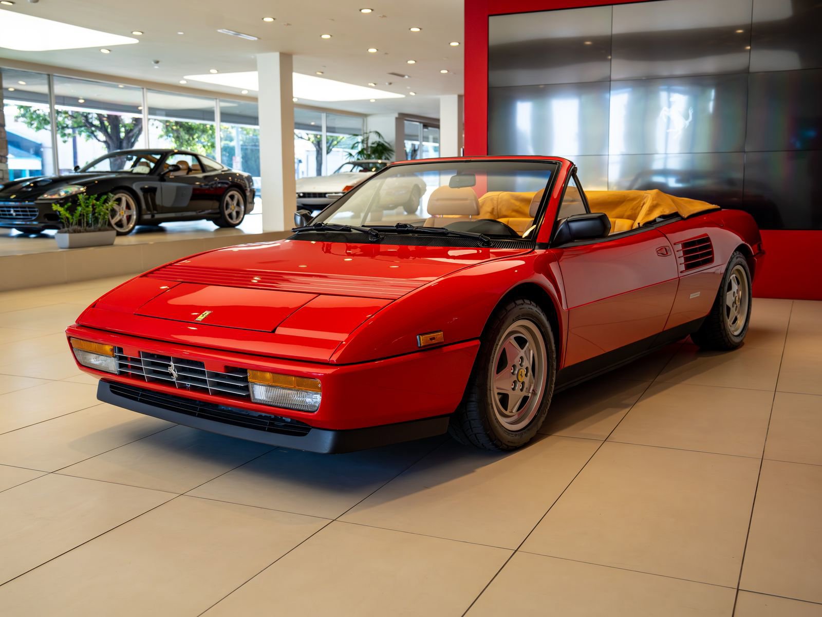 Used 1989 Ferrari Mondial T Cabriolet RWD image 4