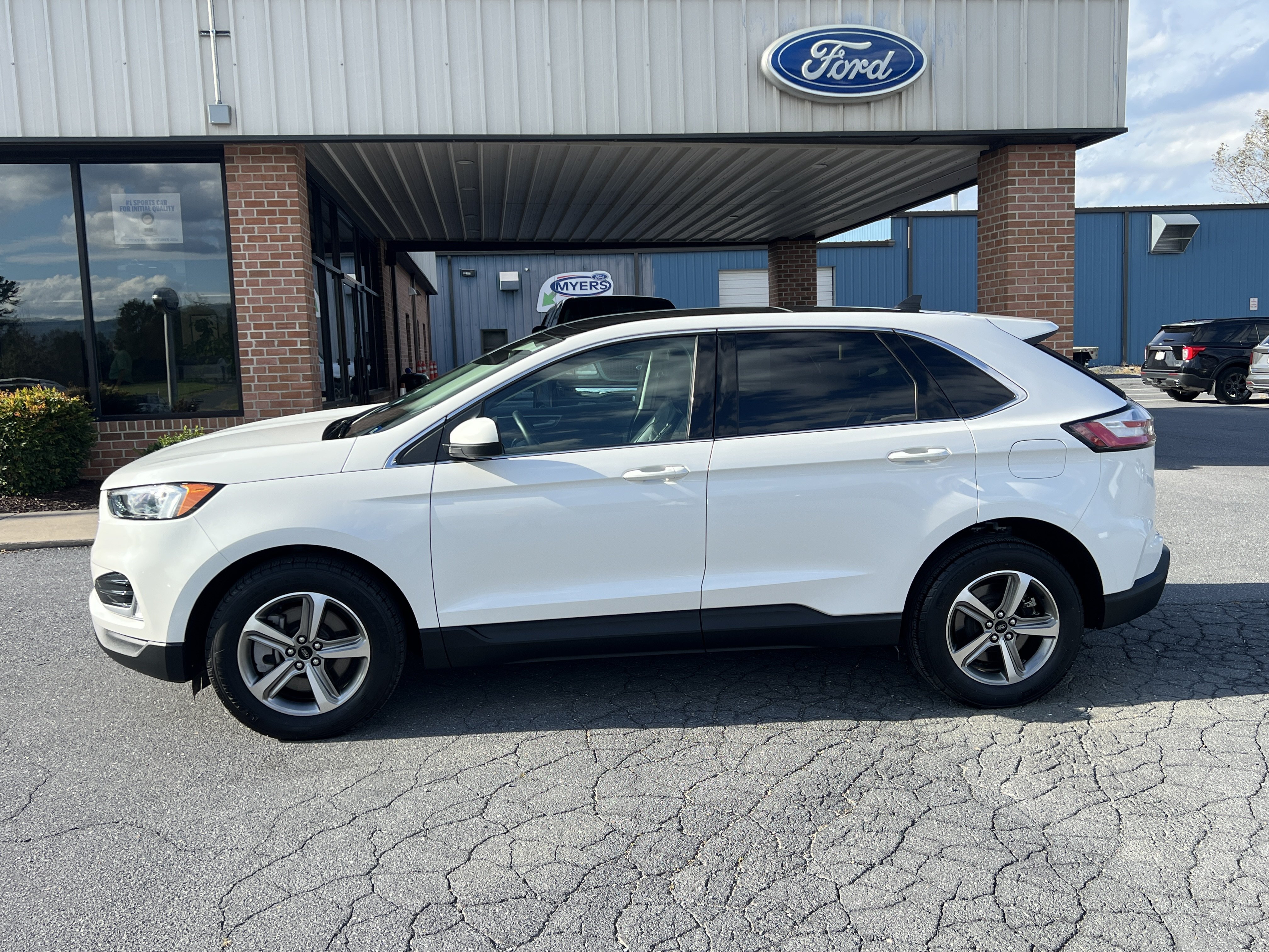 Used 2024 Ford Edge SEL w/ Convenience Package AWD/4WD image 1