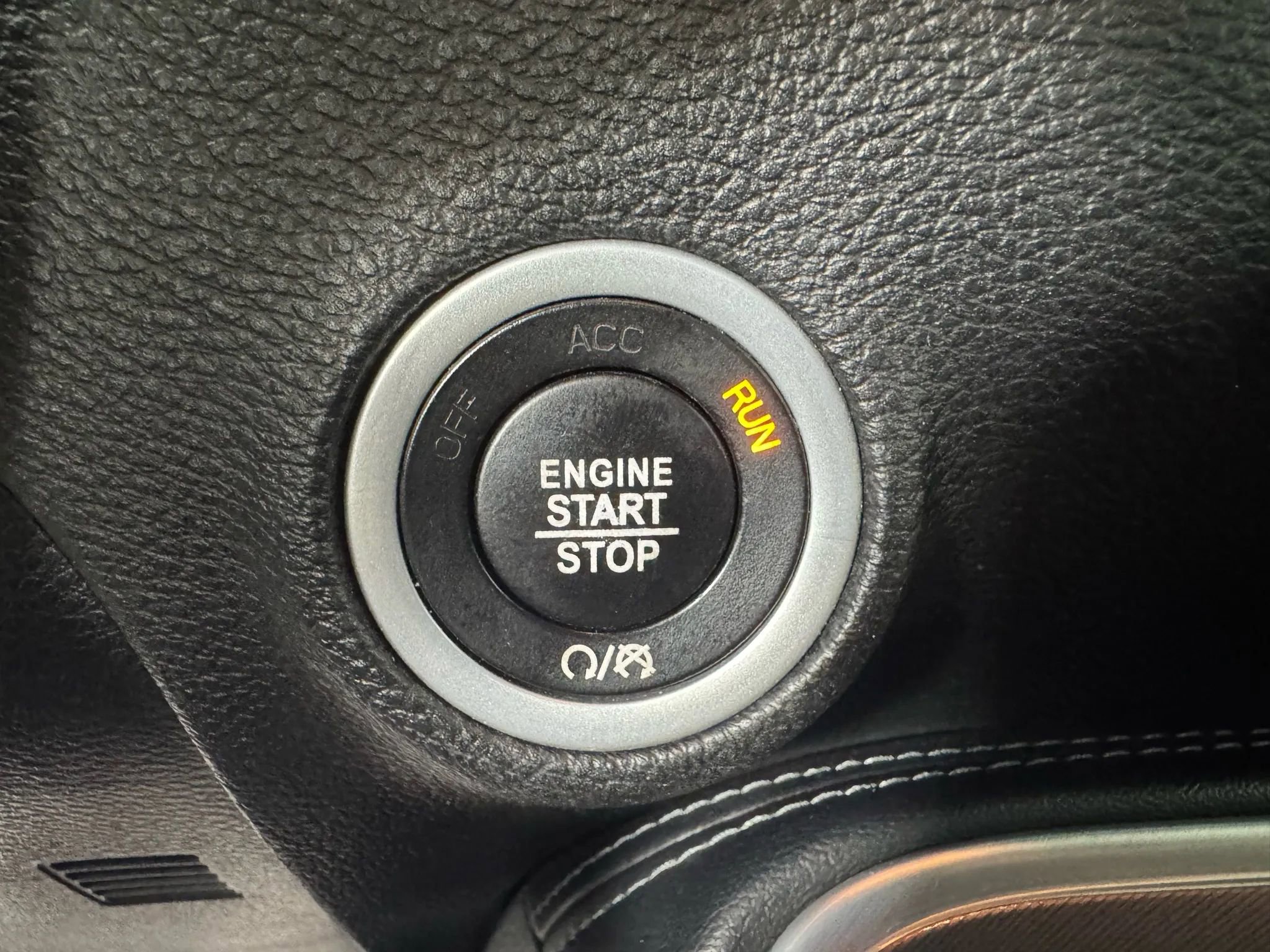 Used 2021 Dodge Challenger SXT image 17