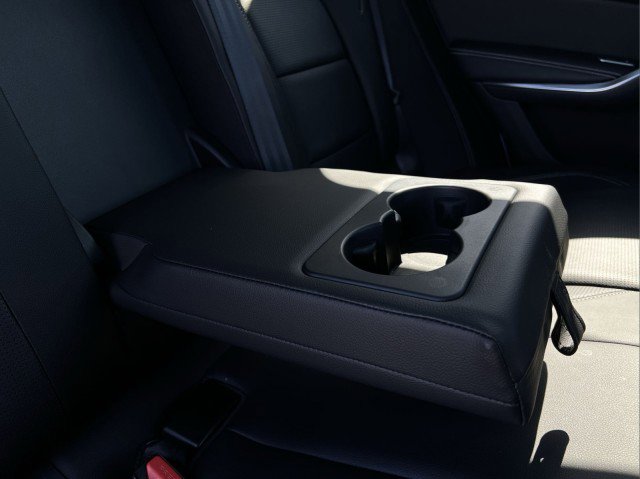 Used 2025 Jaguar F-PACE R-Dynamic S image 20