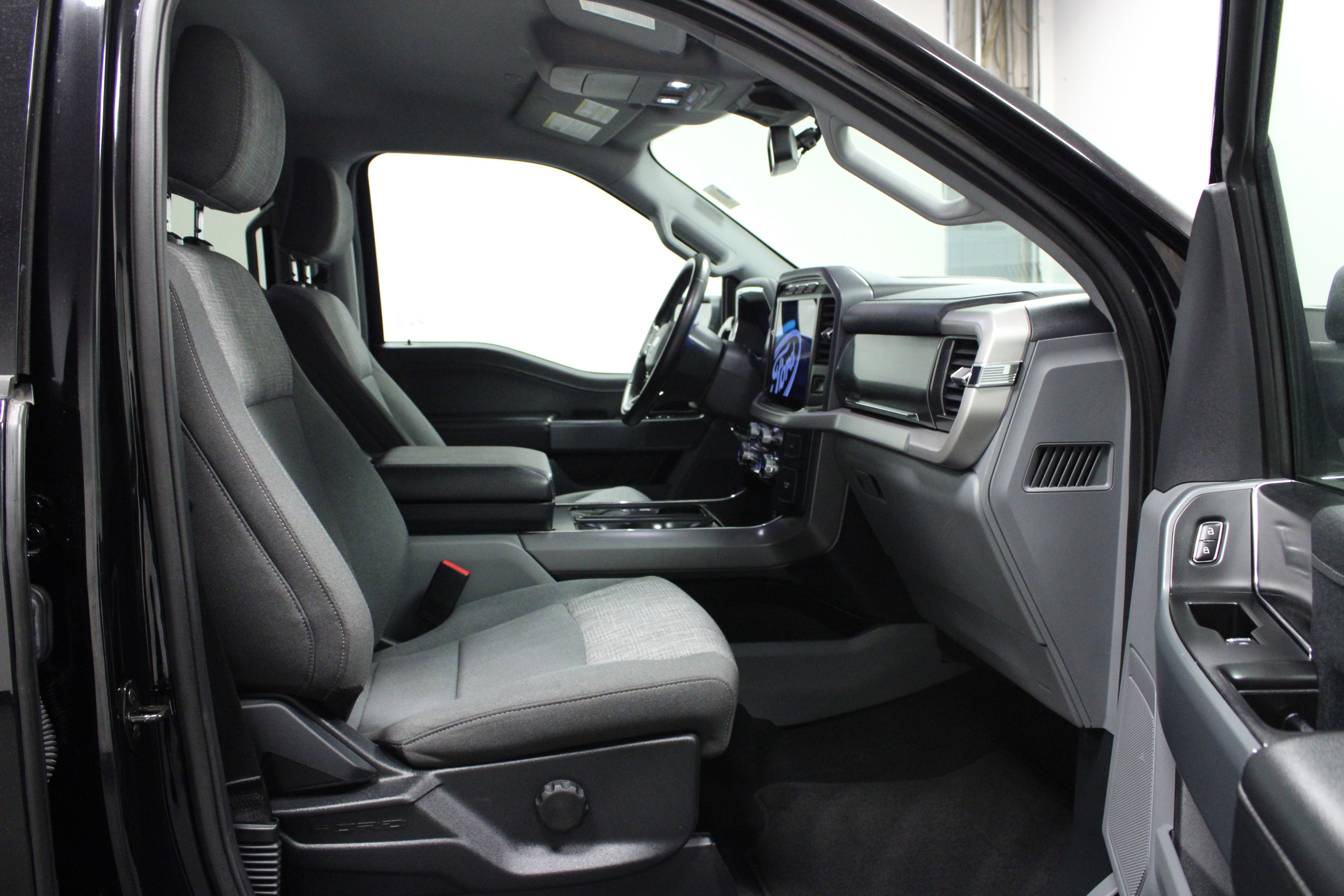 Used 2023 Ford F150 Lightning XLT image 16