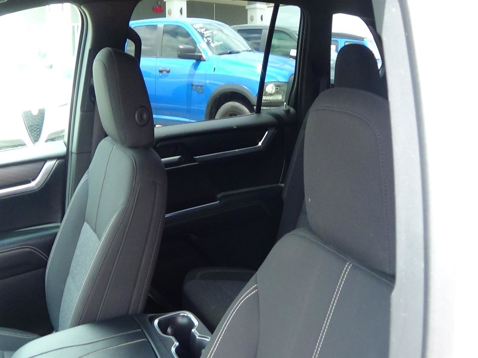 Used 2025 GMC Acadia Elevation FWD image 19